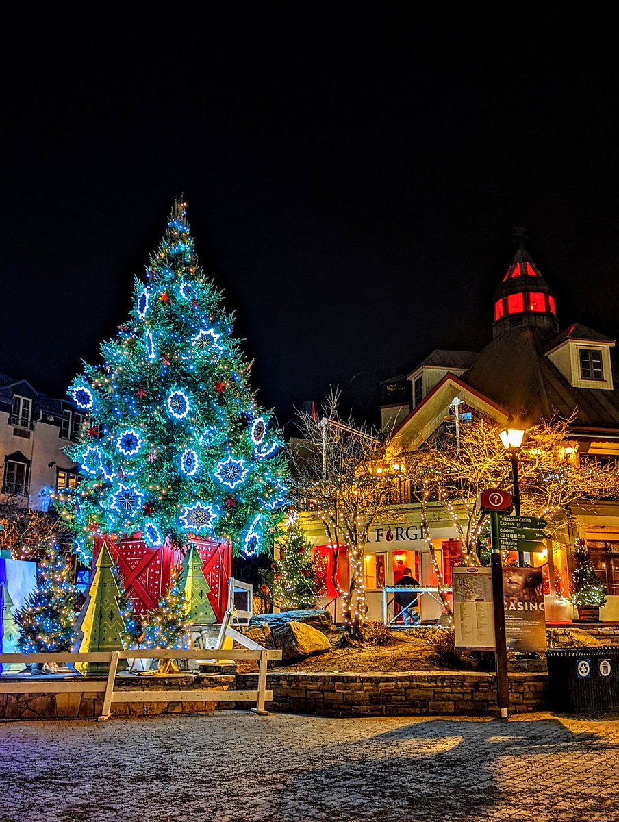 Hallmark movie moments ✨

#Tremblant #HappyHolidays