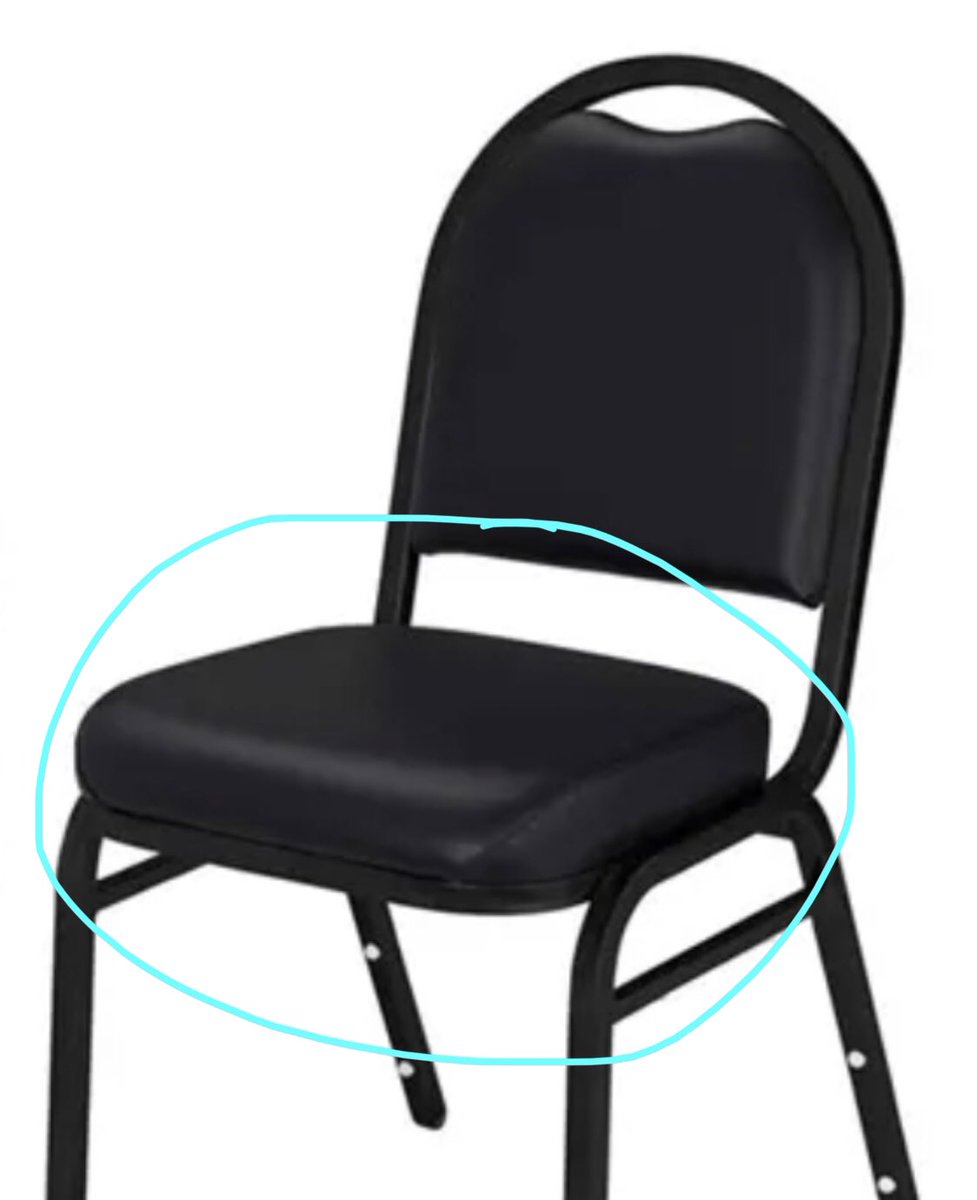 jiselle_andrea_'s tweet image. Another random thing that pissed me off about VVIP was when I walked in &amp;amp; saw that the “seating” was ripped off office chair cushions that they put on the ground. 

Like be for fucking REAL. 😭 not even a whole chair JUST the cushion 
On. The. Floor.