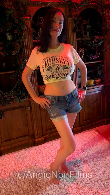 CUTE TOP I BOUGHT 🥃🥃 💋🤪 Just saying... https://t.co/4Siqk7RWLS<a href="/tag/mvsales"class="tags"><span>#mvsales</span></a>