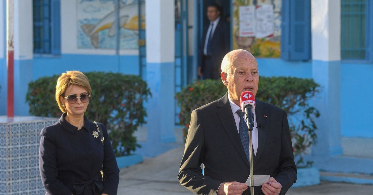 András Rostoványi (@rostovanyia) on Twitter photo RT @reuters@news.twtr.plus
Tunisian opposition calls on president to quit after low turnout election reut.rs/3V5zB3p
news.twtr.plus/users/reuters/… RT @reuters@news.twtr.plus
Tunisian opposition calls on president to quit after low turnout election reut.rs/3V5zB3p
news.twtr.plus/users/reuters/…