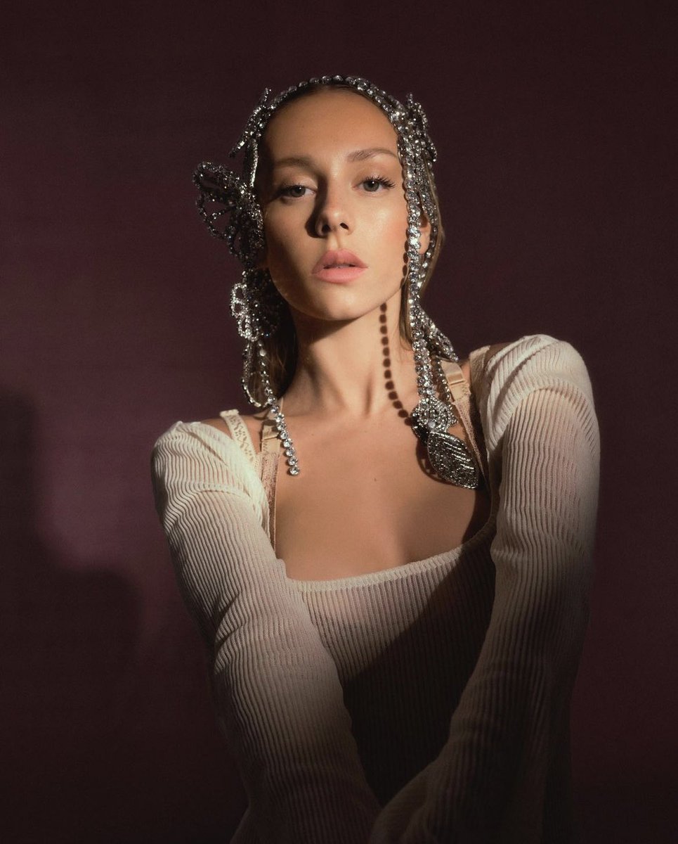 esterebrasil's tweet photo. Nova fotos da Ester Expósito para a Dsection Magazine https://t.co/zh0gopnZzl