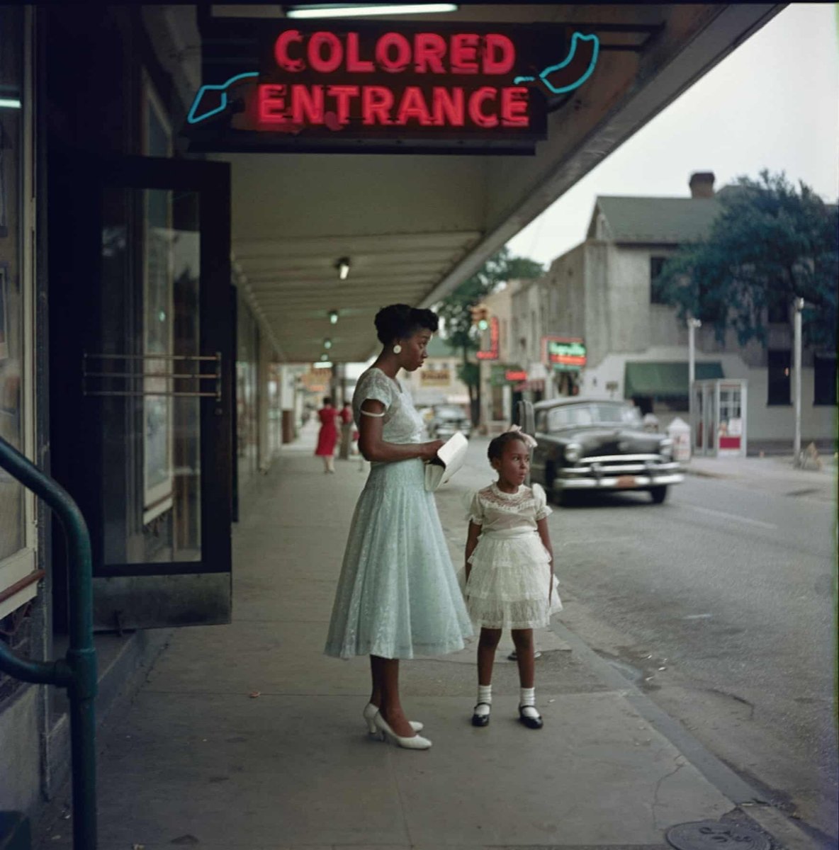 BlackstarCorne1's tweet photo. Mobile, Alabama, 1956
by Gordon Parks https://t.co/pBH60k2mEN