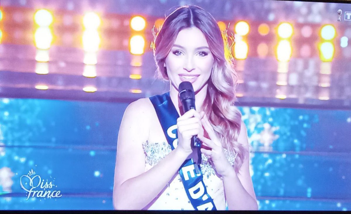 martinncle's tweet photo. J’ai jamais rien compris au concours de #MissFrance parce que pour moi elles sont toutes belles et même si il y avait des petits différents…

Sa change quoi enfaite… https://t.co/0b7rRvSRCR