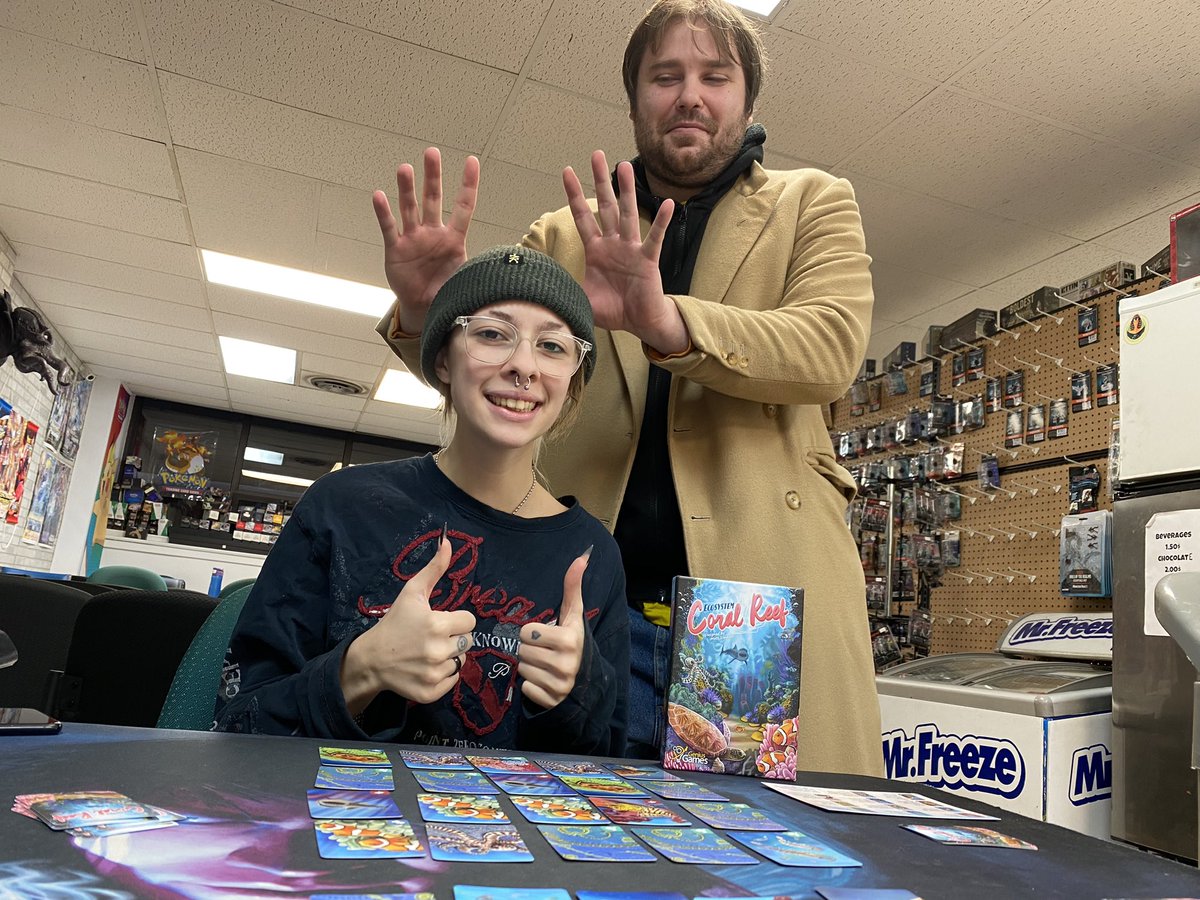 Having a great time showing off Ecosystems Coral Reef! @DexEnvoy @GotGeniusGames @ThreeKingsLoot