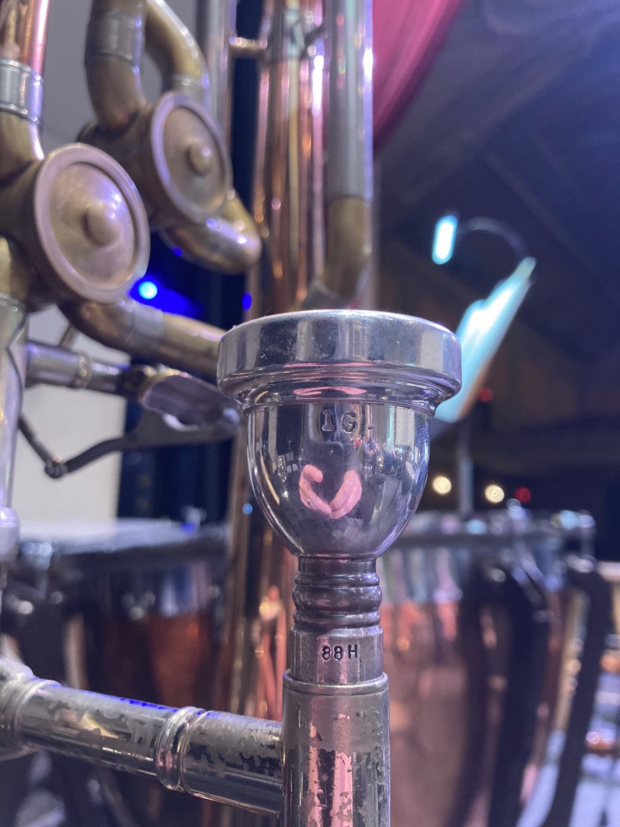 lastrowmusic's tweet image. Reppin’ the company tonight with a Conn bass, Bach mpc, and Ludwig tubs in the background. The Good Life. 

#ConnSelmer #BachBrass #LudwigDrums #BassTrombone