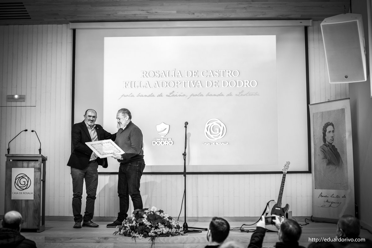 eduardorivo's tweet photo. Rosalía de Castro filla predilecta de Dodro. Fermoso acto de hoxe na @CasadeRosalia . https://t.co/GvFOXZcrd7
