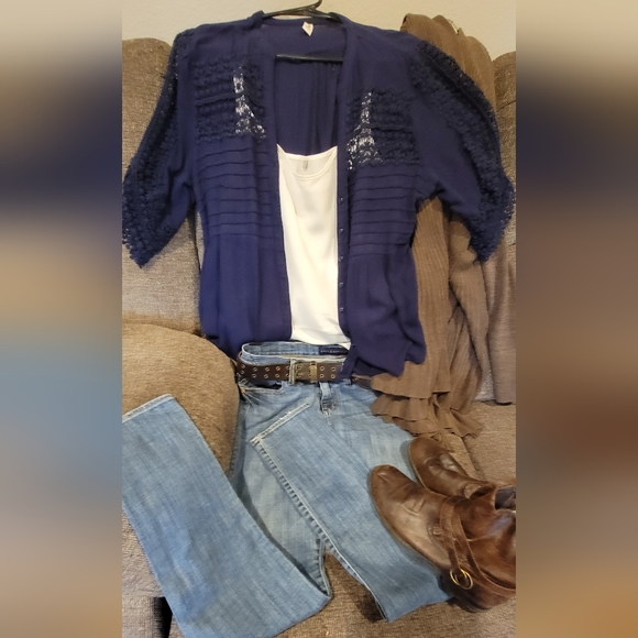 JanetSmithmodel's tweet image. So good I had to share! Check out all the items I'm loving on @Poshmarkapp #poshmark #fashion #style #shopmycloset #americanrag #toryburch #incinternationalconcepts: posh.mk/bvYSmRDlQvb