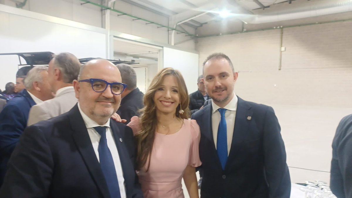 <a href="/pacoperan/">PacoPeránAlbarracín</a> <a href="/AznarRomera/">Sheila Romera Aznar</a> <a href="/INIELGIGANTE/">IniciativasElgigante</a> <a href="/FundacionIEG/">FundaciónGigante</a> Ahí estamos! #ImportantesLaOpinión