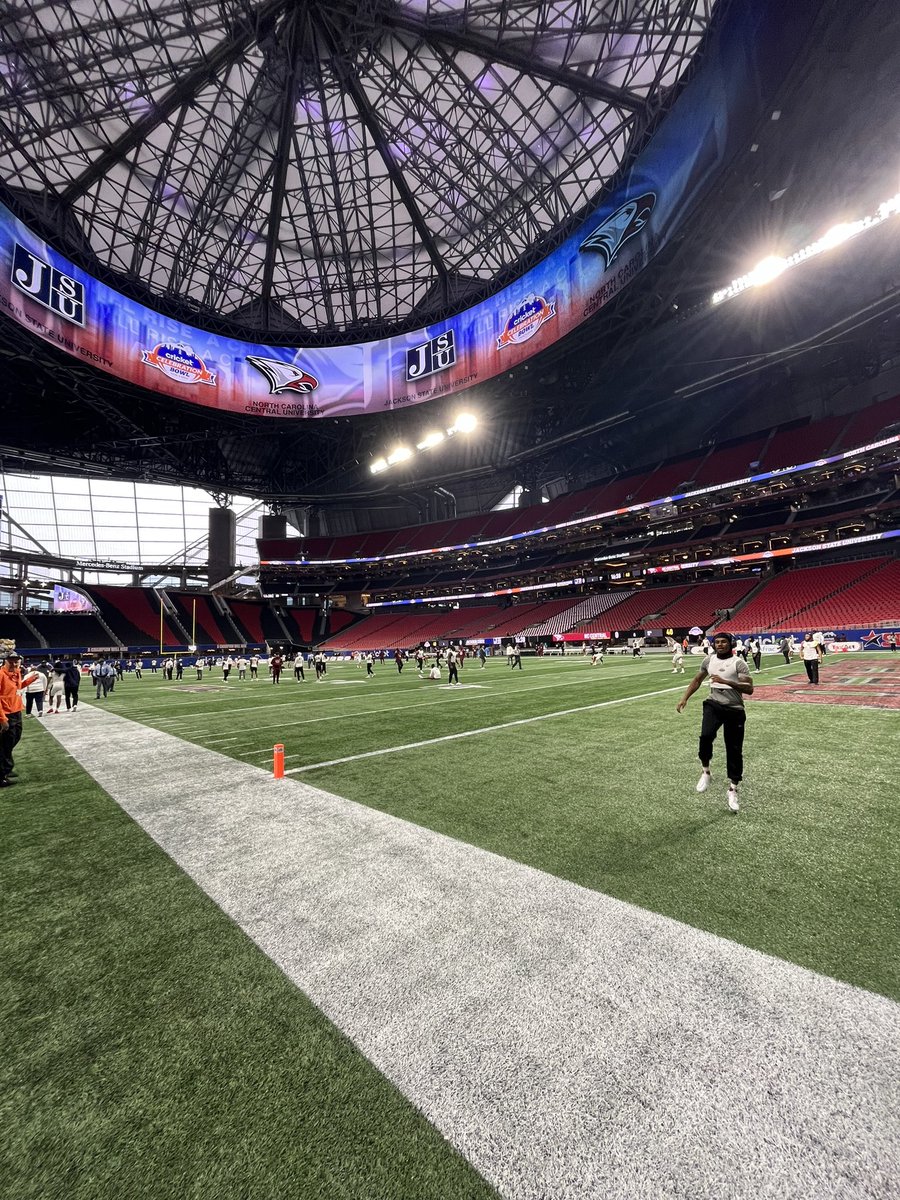 thejordancdavis's tweet photo. Celebration Bowl was crazy today. Forever grateful. https://t.co/5vECdEsQng