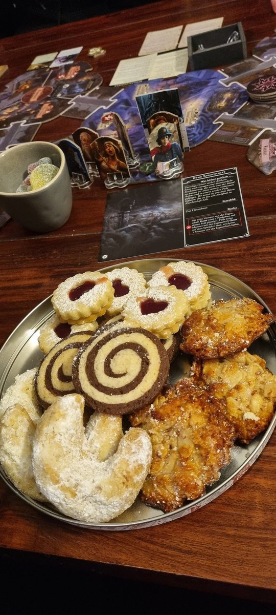Todessternkatze's tweet photo. Rate my Plätzchen x/10 https://t.co/yeZ3xWqu3N