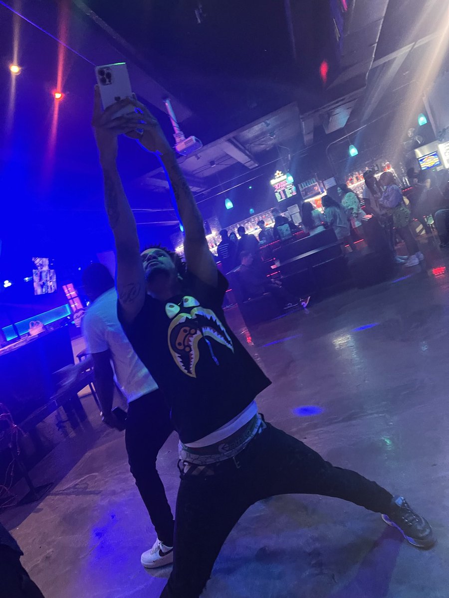 leekorico's tweet photo. Only the real ones understand this 😂🫱🏽‍🫲🏾 https://t.co/xvPnXg0XOV