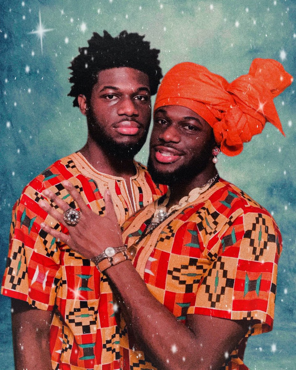 playb0iaugustt's tweet photo. Nobody : 

African parents portraits when they first came to America in the 90s : https://t.co/UChvpcbszS