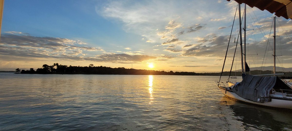 LPAJimenez's tweet photo. #Guatemala RIO DULCE Izabal #BeyondExpectationsGT el sol de diciembre y el paisaje del Atlántico de mi país! https://t.co/8npuQARMET