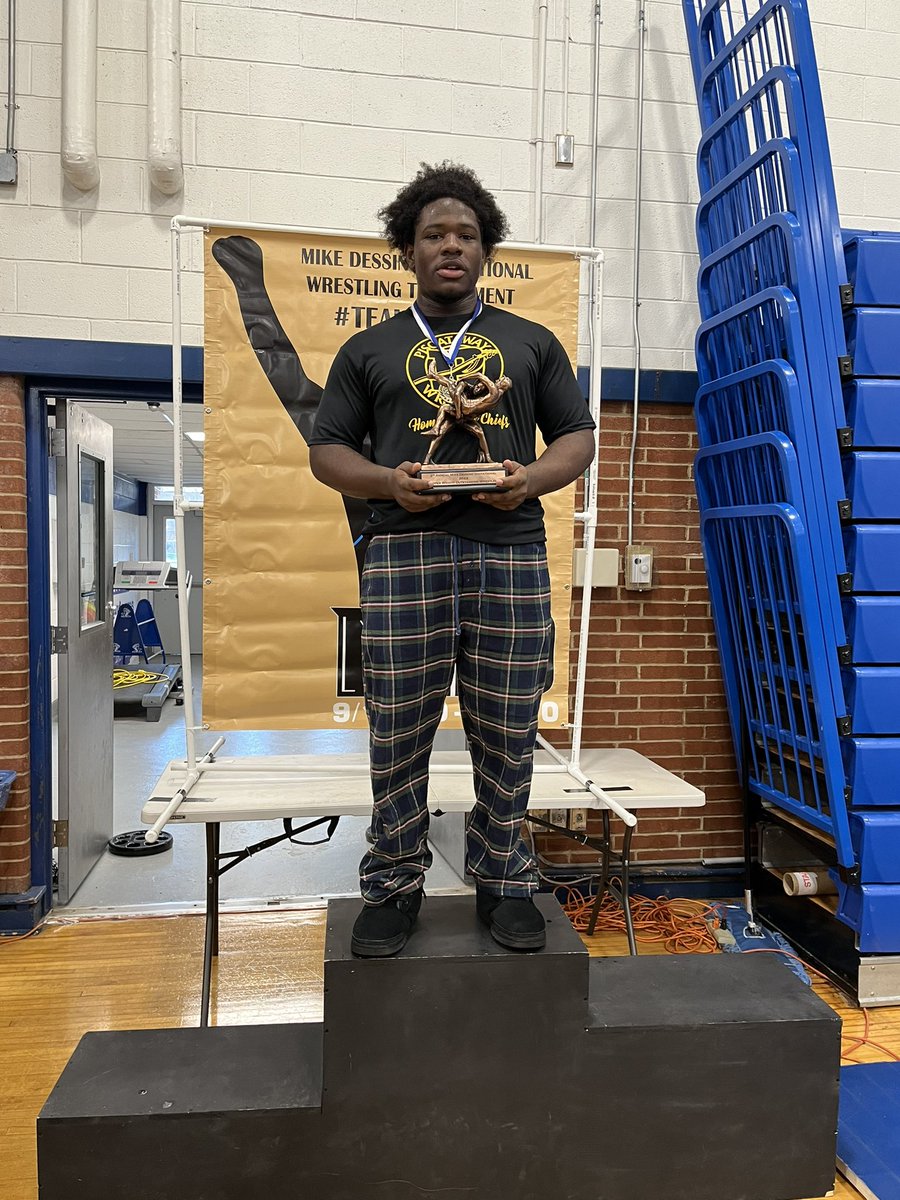 Great team effort from this group finishing 2nd at today’s tournament in Middlesex. 8 finishers in the top 4 and our 1 champ Malachi Wyatt took home the OW