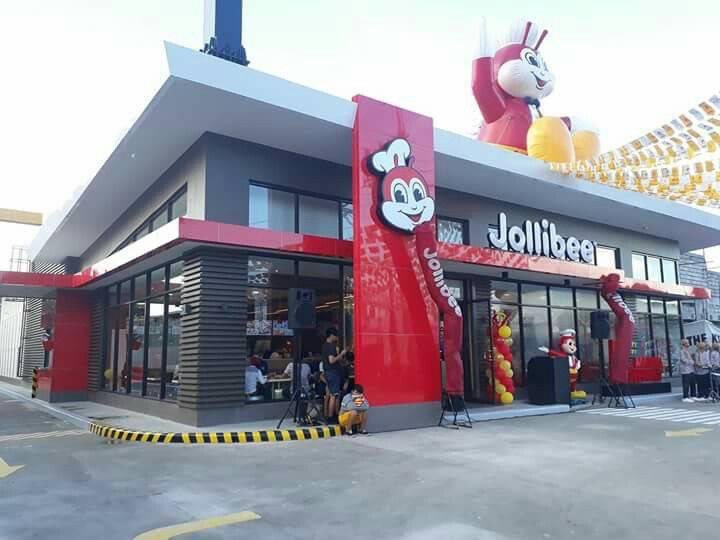 thinkasean_'s tweet photo. Hi ASEAN family
#NewsFromPhilippines๐ต๐ญ
๐๐ JOLLIBEE๐ต๐ญ
Jollibee is a Filipino chain of fast food restaurants owned by Jollibee Foods Corporation (JFC).
#Jollibee #Philippines #ThinkASEAN #FastFood #filipino https://t.co/9dgOTeGh9G