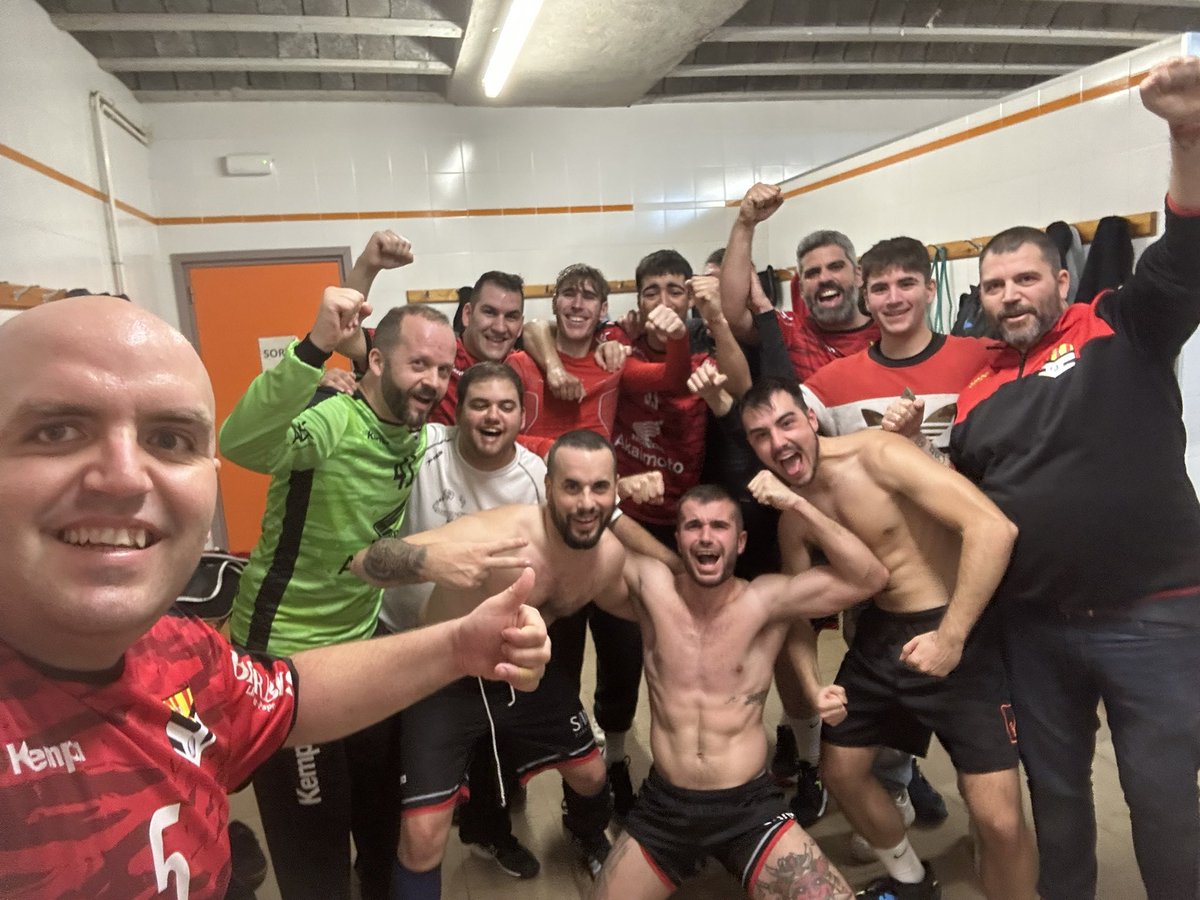 Handbol Cooperativa (@hcsantboi) on Twitter photo 🤾🏼♂️🤾🏼♂️ Cuarta Catalana 🤾🏼♂️🤾🏼♂️
🏆Resultado: 👍🏻
<a href="/handbolagramunt/">CH Agramunt</a>: 28
Senior Masculino C: 29
<a href="/rocopozo/">davi</a>
<a href="/J0nathangarcia/">Jonathan García</a>
<a href="/SamuR_7/">Samuel Rodriguez</a>
<a href="/Peyas_5/">Borja Rodríguez</a>
<a href="/AjSantBoi/">Ajuntament Sant Boi</a>
#HCSB #VamosCoope
⚫️🔴⚫️🔴⚫️🔴⚫️🔴⚫️🔴⚫️🔴 🤾🏼♂️🤾🏼♂️ Cuarta Catalana 🤾🏼♂️🤾🏼♂️
🏆Resultado: 👍🏻
<a href="/handbolagramunt/">CH Agramunt</a>: 28
Senior Masculino C: 29
<a href="/rocopozo/">davi</a>
<a href="/J0nathangarcia/">Jonathan García</a>
<a href="/SamuR_7/">Samuel Rodriguez</a>
<a href="/Peyas_5/">Borja Rodríguez</a>
<a href="/AjSantBoi/">Ajuntament Sant Boi</a>
#HCSB #VamosCoope
⚫️🔴⚫️🔴⚫️🔴⚫️🔴⚫️🔴⚫️🔴