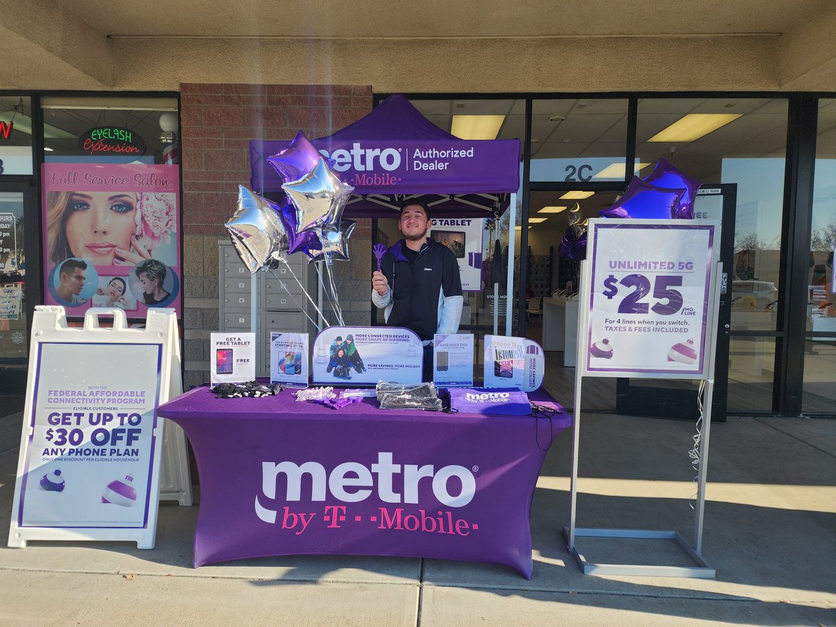 What a great day at Sac City Mobile on Bradshaw! Ibrahem did an amazing job right fitting his customer and got them into HSI and Tablet Sales! <a href="/JamesLeeWW/">James Lee</a> @pete_villalba @miguel_ram77 <a href="/cemelton23/">Carmen Melton</a> <a href="/CoachBookt3/">Booker Perry III</a> <a href="/_nmontalban/">Nicole Montalban</a> <a href="/Ariel_Aragon1/">Ariel Aragon</a>