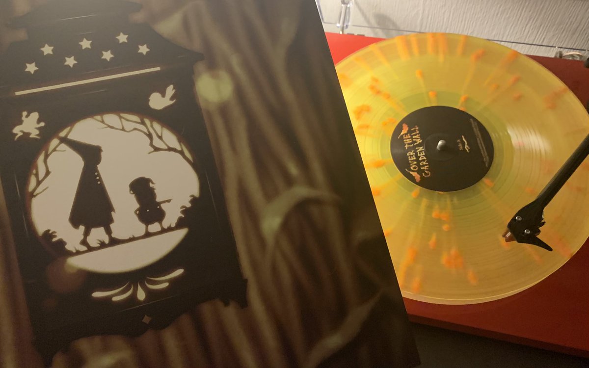 medieneffekt's tweet photo. Heute Nacht traue ich mich mal an eine richtig wichtige Platte für mich. Die großartige #Overthegardenwall von @MondoNews landet auf dem Teller. Was für ein Meisterwerk!!! So wunderschön #Vinylliebe https://t.co/ZylX1hXncD