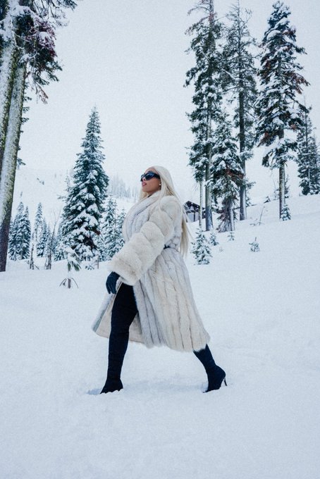 Elsa move over, I&rsquo;m moving in 🌬️ https://t.co/Uw64S6ia3Z