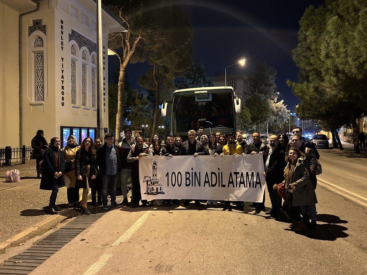 Atama bekleyen öğretmenlerimizi Ankara Ulus’ta saat 12.00 da yapacakları etkinliğe İzmir’den yolcu ettik. 
Öğrenciler öğretmenlerine kavuşsun ücretli öğretmenlik uygulaması son bulsun. Boş kadrolar doldurulsun
#AnkarayaGeliyoruz.