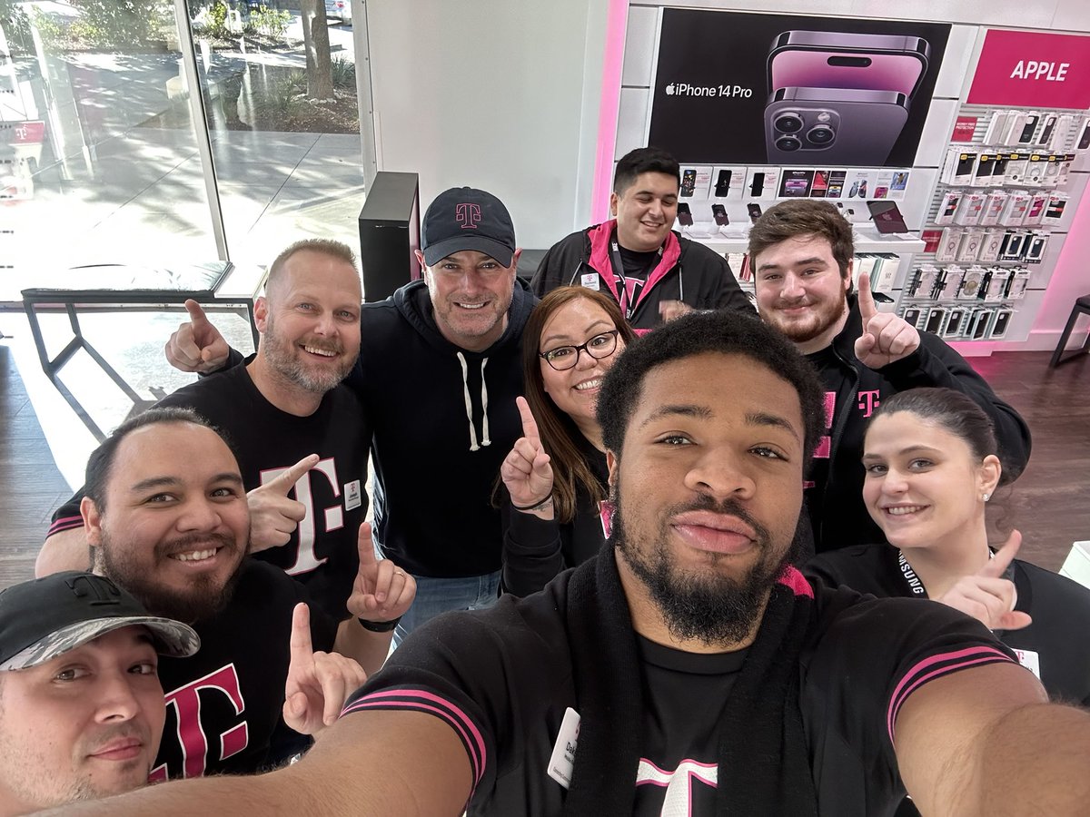 This is why I love working for T-mobile <a href="/cjgreentx/">Chris Green</a> showing love to my team The support is unmatched I can’t tell you how much your visit meant !!! Thank you