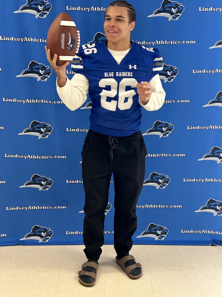 Devan Roberts tweet media