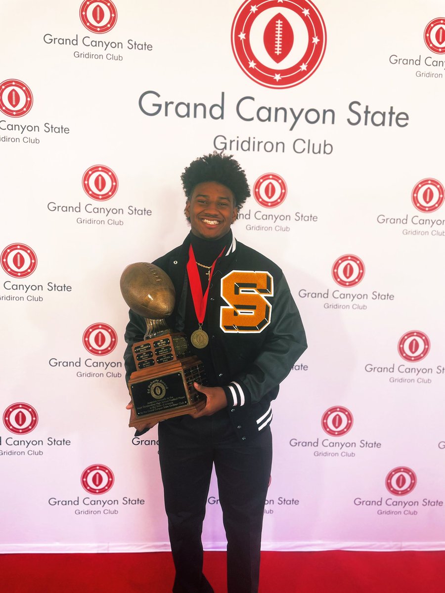 CoachAWiese's tweet photo. Congrats to @Devonddampier on winning this year’s Ed Doherty award! @saguarofootball https://t.co/ob74A61APF