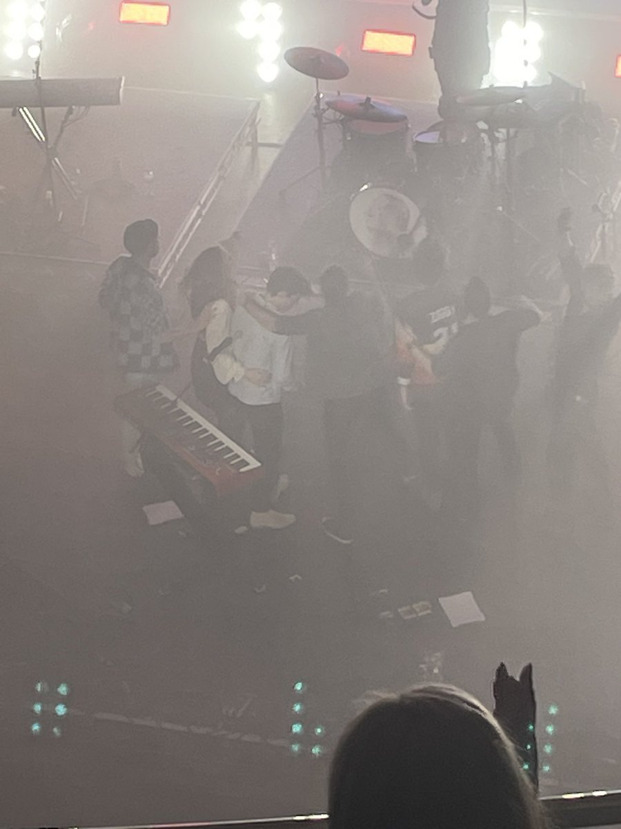 DWatsondamo's tweet photo. @TheCoronas some night thank you https://t.co/RWLJPL5EoB