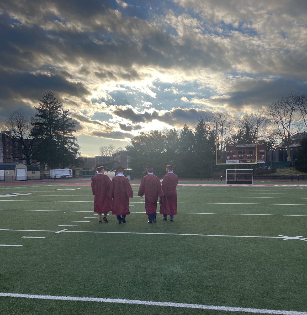 tvw34's tweet photo. big grad❤️ https://t.co/kW3sqwl4ym