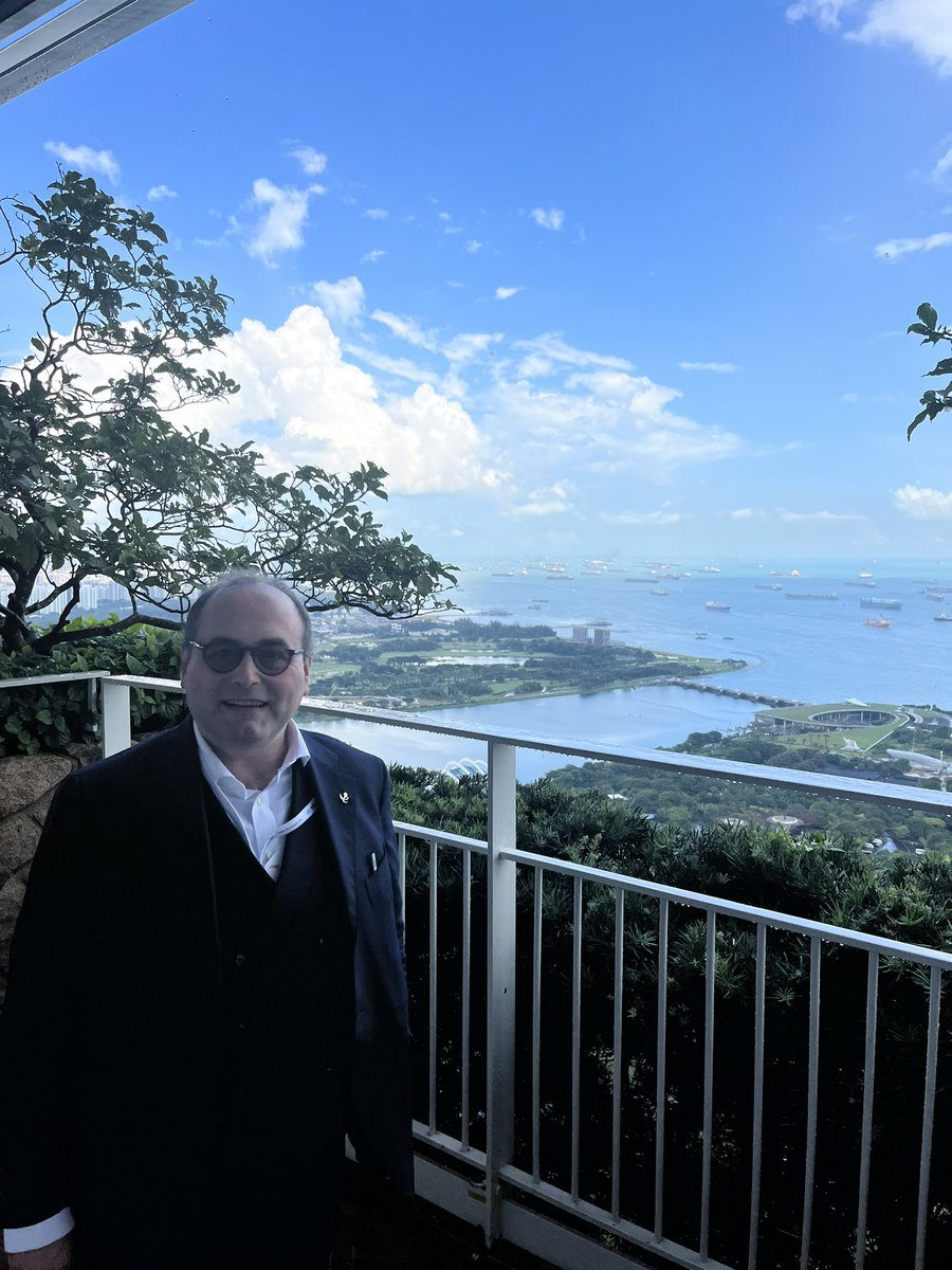bragagnimba's tweet photo. @TratosGroup visiting #singapore #tratosflex @_JonSojo what incredible opportunity to meet friends and promote zero CO2 @COP27P #EnvironmentAct https://t.co/DpM4hDQPix