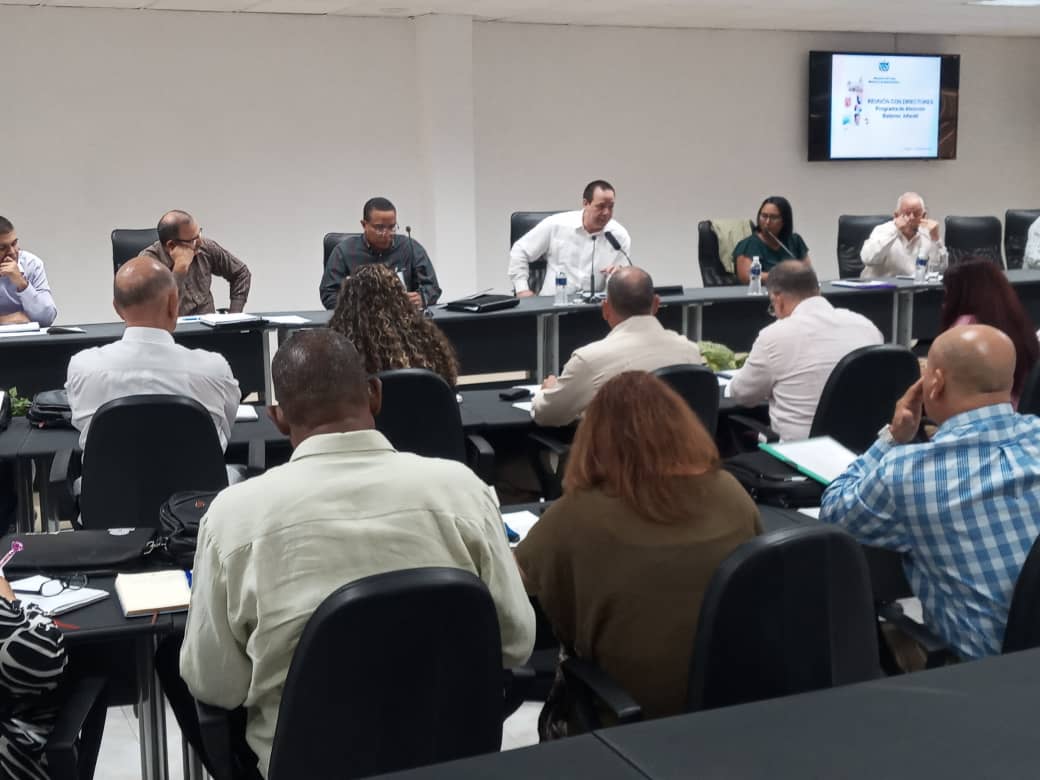 MGarciaCespedes's tweet photo. Reunión de Directores Provinciales, Rectores y Decanos, profundo análisis de los indicadores del PAMI, situación epidemiológica entre otros temas abordados con profundidad con la  presencia del Ministro.
#SantiagodeCuba
#MINSAPCuba
@japortalmiranda
@DPS_Santiago
@BeatrizJUrrutia https://t.co/nfoorQSu9K