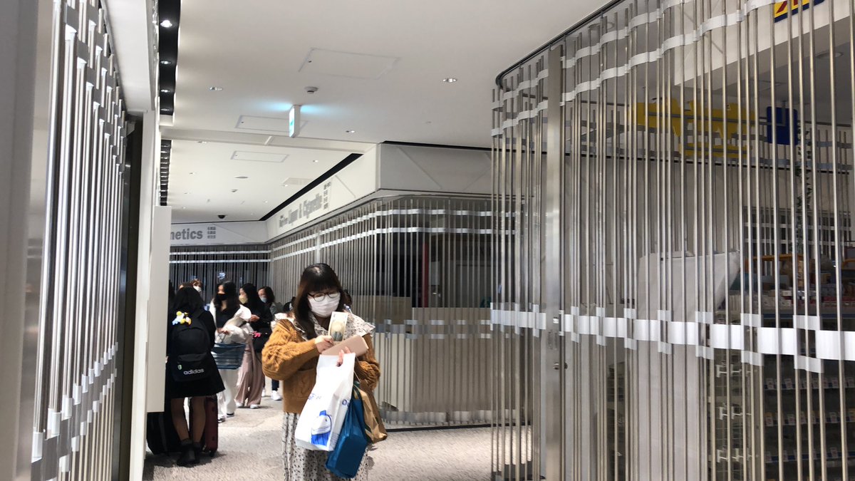 ate_yukaka's tweet photo. さらば日本😗
6年ぶりの冬は寒くてカサカサで泣いた😭✨
そしてセブパシ第2ターミナルから出発になってる😲‼︎
ターミナル綺麗だけど、保安検査後のお土産店とか免税店、元々少ないのに減便でお店ほぼ空いてない…🥲
保安検査通過前に何か買ったり食べたりするなら歩くけど第1まで行くのがおすすめ！ https://t.co/OGyv1SuhfL