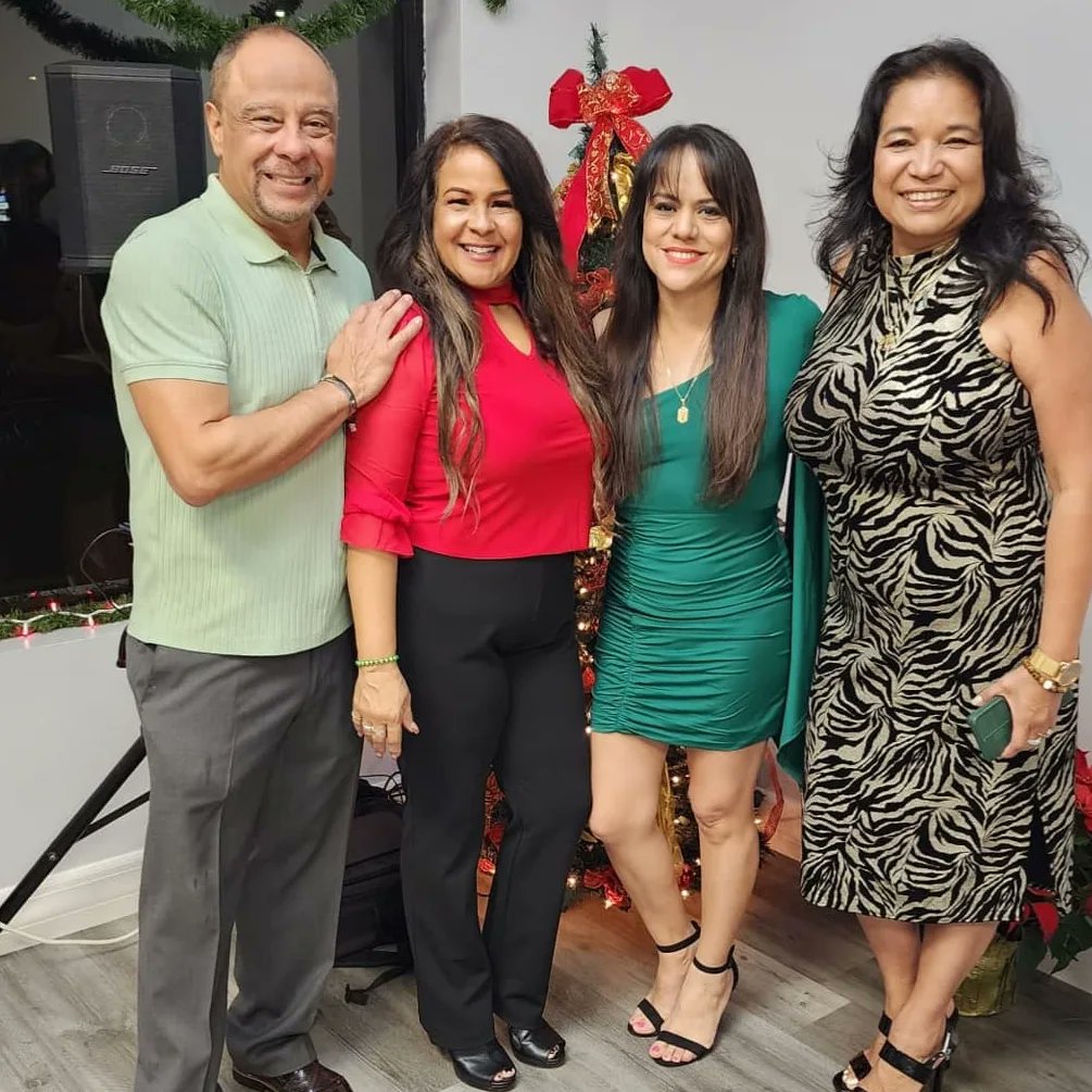 XtremeLPTrealty's tweet photo. Celebrating the most wonderful time of the year with the Xtreme Family. Thank you all so much for coming❤️ 
We just gotta say Thank You Lord! 
Merry Christmas 🎅 Happy Hanukkah 🕎 everyone. 

 #BeXtreme ! #merrychristmas #happyholidays #bextreme #xtremerealty https://t.co/FbPU8mEZtU