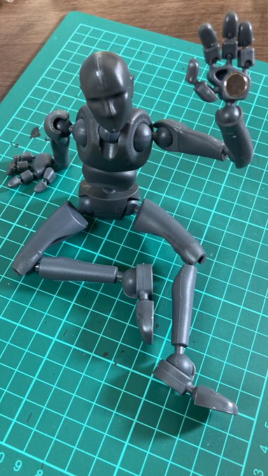 Sticky bonesくんの最後の一体が届いたので検品兼ねて組み立て。 