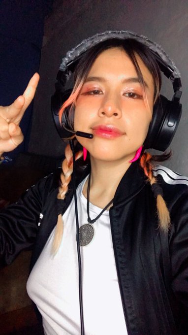 En vivo por twitch: https://t.co/vgATND8Pgt https://t.co/6kyLGbaIUS<a href="/tag/dark"class="tags"><span>#dark</span></a><a href="/tag/darkgirl"class="tags"><span>#darkgirl</span></a><a href="/tag/egirl"class="tags"><span>#egirl</span></a>