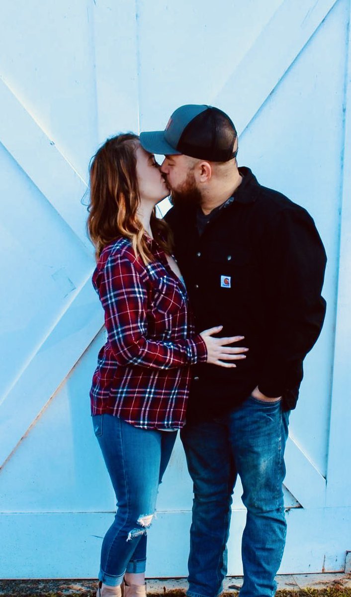SierraDevine08's tweet photo. you’re KIDDING ME! 😍

(posting on Twit since my parents don’t have one, I just have to brag about how beautiful my family is!)

+ as always, thank you to Nicole for capturing ❤️ https://t.co/MgPTbOLrVx