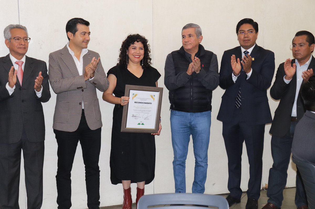 Entregamos reconocimiento a la Mtra <a href="/laubarrancoruiz/">Laura Patricia Barranco</a> presidenta electa de <a href="/Coparmexoaxaca/">COPARMEX Oaxaca</a> por su aporte a la actividad empresarial,le deseamos mucho éxito en su gestión. <a href="/CONLA_Mexico/">CONLA Federación</a>