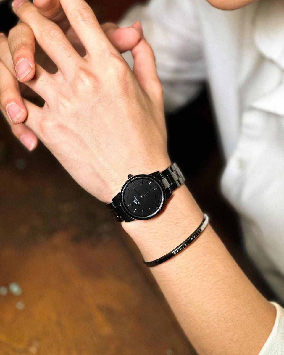 don220222's tweet photo. กำไลข้อมือน่ารัก แขนคนใส่หล่อมาก
#First_Chalongrat
#DanielWellington #danielwellington #DWThailand #DWinTH https://t.co/r8mMYXUyrY