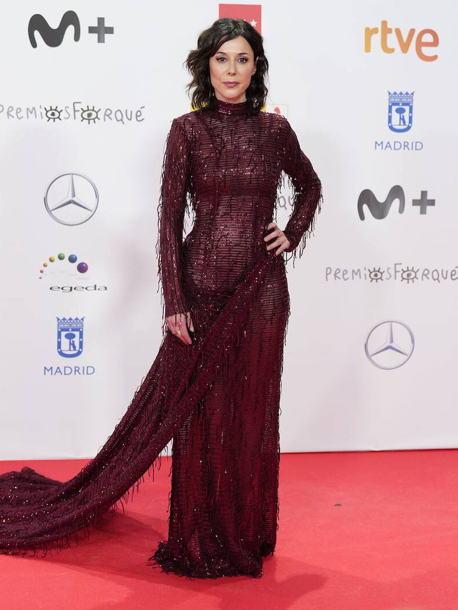 Preciosa Ruth Diaz con un diseño firmado por Baro Lucas sobre la alfombra roja de la 28º edición de los Premios Forqué 2022 ❤️ #PremiosForqué #28Forqué