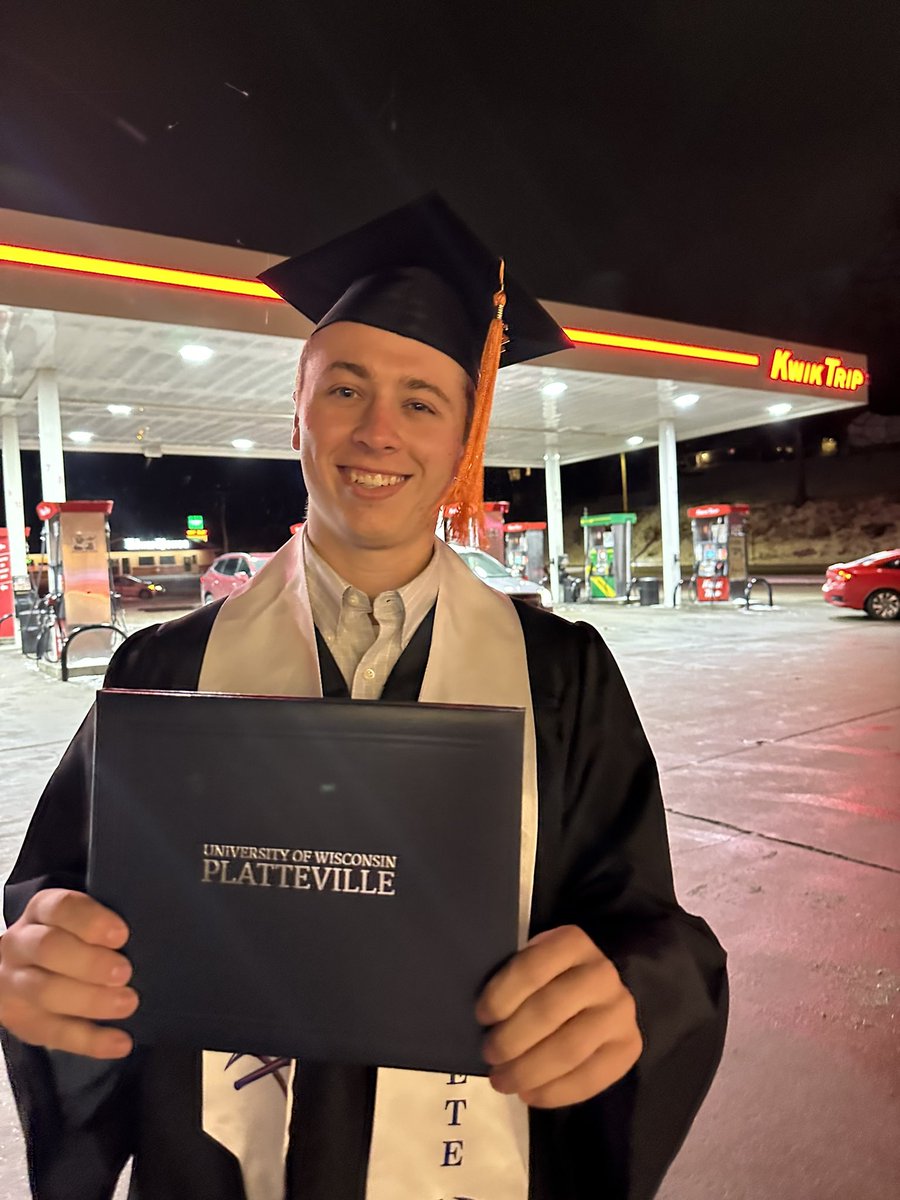 Alexander Strueder tweet media