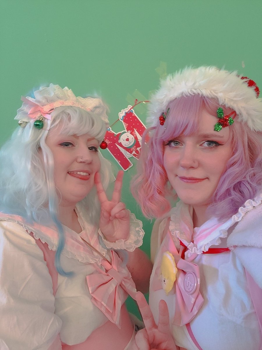 ChiMeian's tweet photo. Can you believe another year has almost passed already(ﾉﾟ0ﾟ)ﾉ~?!It's so heartwarming to see everyone festive &amp; cheerful this season.

I want to thank all of the lovely Mina-sama who returned home to us for the Christmas event&amp;wish everyone a magical journey into the new year! https://t.co/TsDpKGUd2u