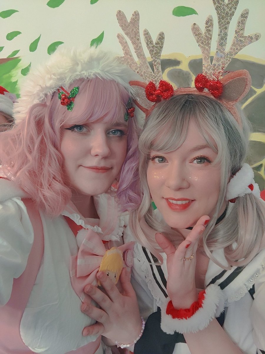ChiMeian's tweet photo. Even the dark side maids looked extra adorable and Festive for this festive Christmas season!🎄✨

@MeianMaids #maids #maidcafe #ukmaidcafe #meianmaidcafe #christmas https://t.co/XUVPuwwCiI