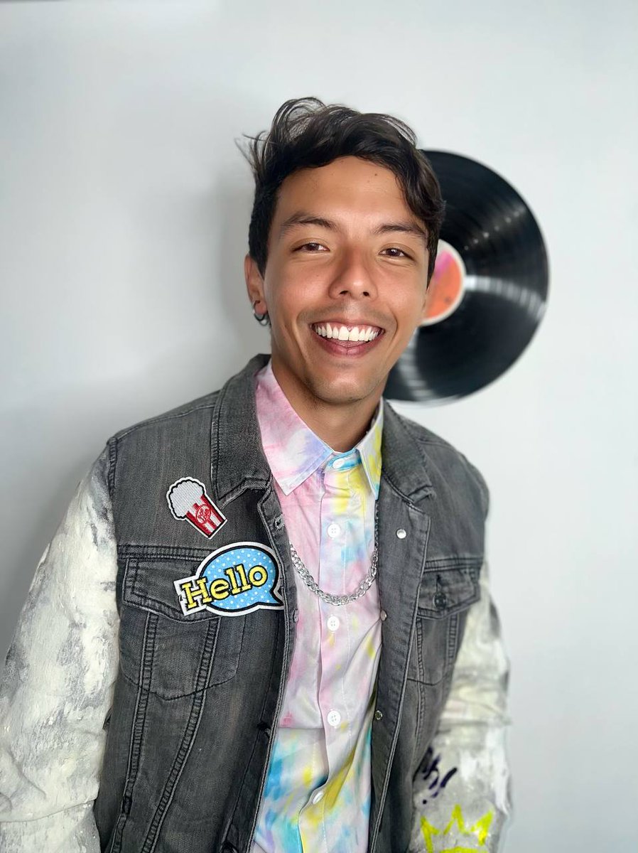 hhhej_'s tweet photo. Parte de lo que fue mi celebración de cumpleaños ayer 🕺🥳🌈🎂✨🪩
PD: siempre había querido tener una fiesta tematica 🤭😌 #BackToThe90's #BirthdayBoy #HappyBirthday #Años90's https://t.co/wR7jZV5jhn