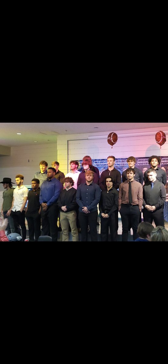 matthew86324173's tweet photo. What a senior year! First team all district for the 3rd year in a row, region recognition on both sides of the ball, offensive player of the year, 3 player of the games, academic awards, athlete of the month, and region champs for the first time in program history @WillowCanyonFB https://t.co/w92pJfkq8h