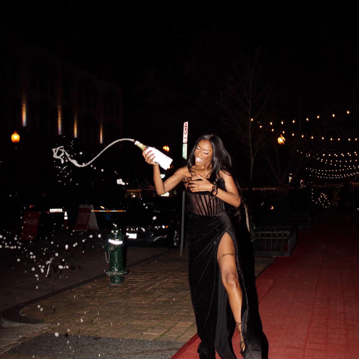 _MEKAchu's tweet image. cheeR’sss to my 20’ssss😌🥂