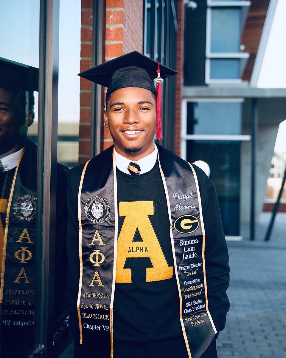 chay3l's tweet photo. Officially a First Generation Graduate🎓 #GramFam https://t.co/JnXZy0f4gM