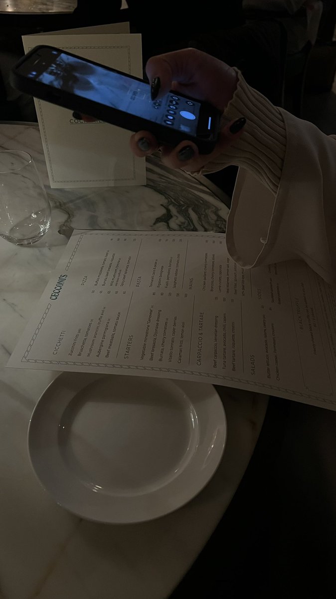 mmounyy's tweet photo. date night <3 https://t.co/eTU7pdV0Kn