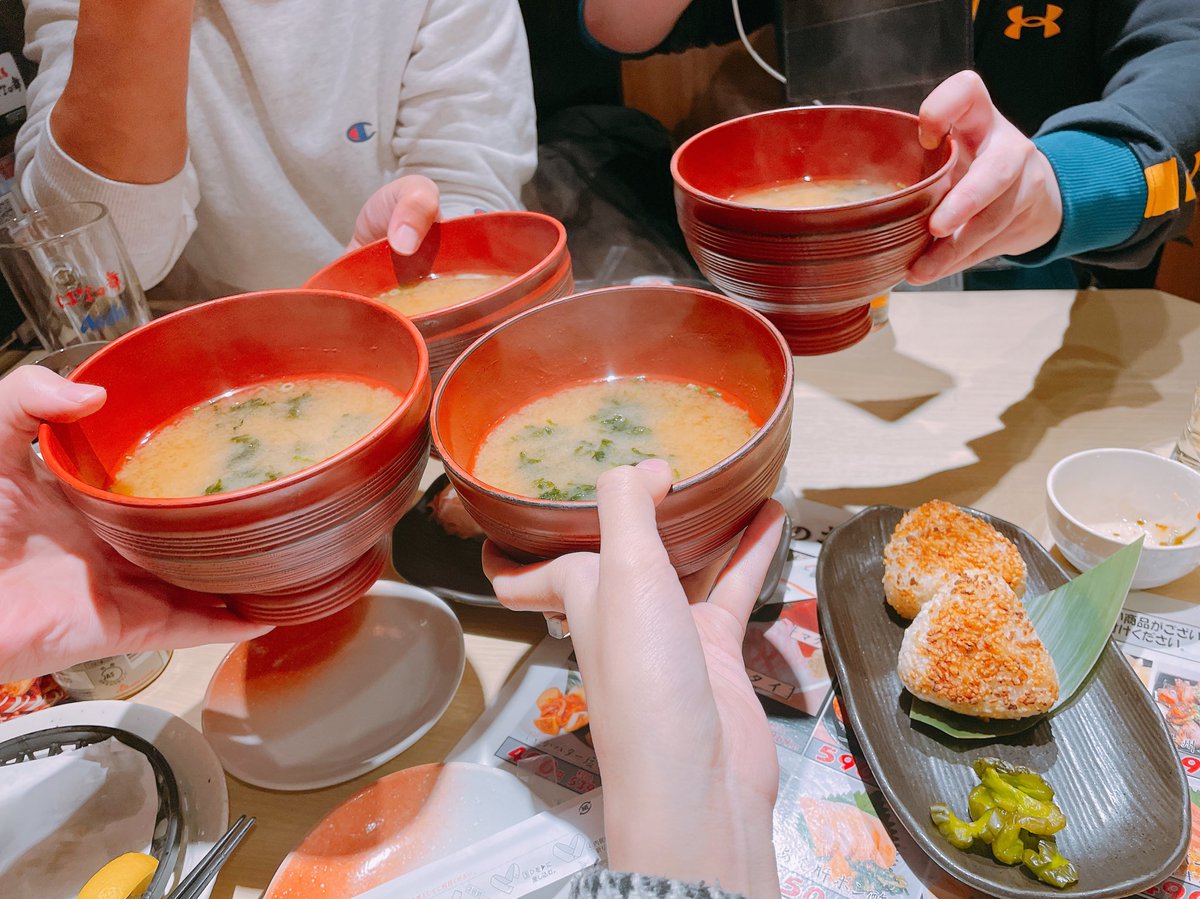 「おうちついた皆様ありがとうございましたこれは四次会の乾杯写真 」|ダメだこりゃのイラスト