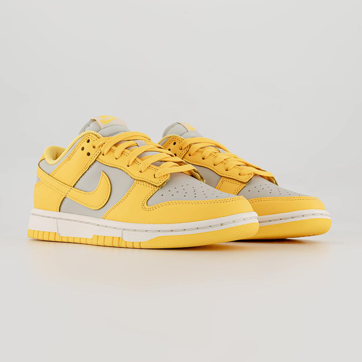 houseofheat's tweet photo. Nike Dunk Low “Citron Pulse” is Coming Soon 🍋

SEE MORE: https://t.co/9vBIXr7K82 https://t.co/m4qhyyNX3C