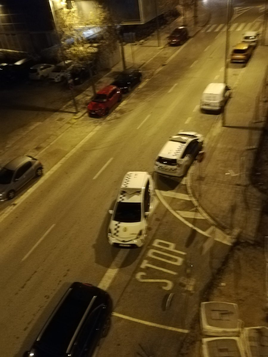 LaGiradaBronx's tweet photo. No tan sols no deixa dormir als v@ins, tampoc respecten l'hora de tancament @pereregull
Avui 2 patrulles per tancar el local.
@VilafrancaAj @ERCVilafranca @vilafrancacomu @el3devuit @rtvvilafranca https://t.co/LdOrcZFICZ